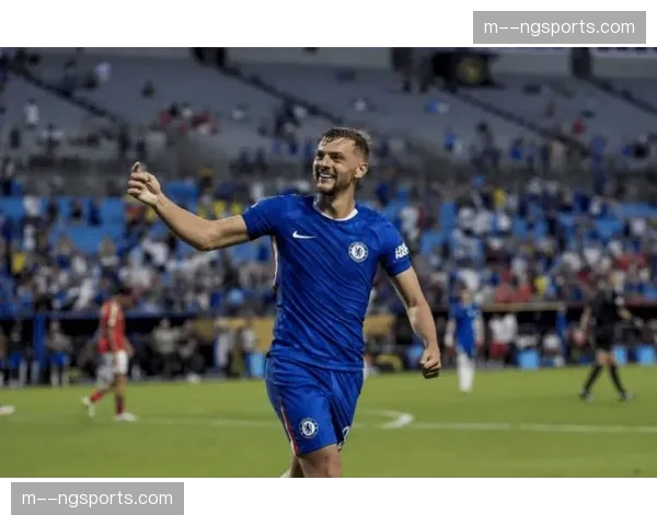 霍尔7球埃弗顿中场进攻点，前插时机与射门选择评估